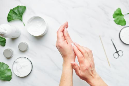 Какие продукты питания помогают сделать руки тонкими. Домашний уход за руками