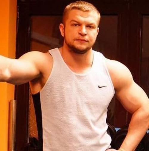 Эффективные упражнения для накачивания рук без использования гантелей 18 Эффективные упражнения для накачивания рук без использования гантелей 18