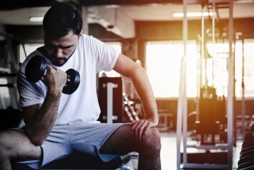 Эффективные упражнения для накачивания рук без использования гантелей 08 Эффективные упражнения для накачивания рук без использования гантелей 08