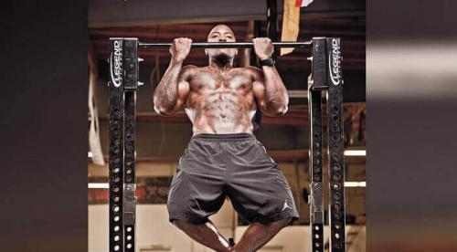 Какой угол наклона тела нужно выбрать для упражнений на тренировке рук без гантелей. 9 лучших упражнений на руки со своим весом.