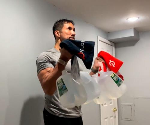 КАК накачать большие руки дома. Как правильно накачать бицепс в домашних условиях